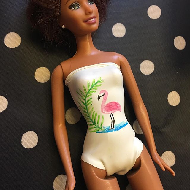 Comment faire ce maillot de bain en ballon de baudruche ? Facile, je vous explique tout sur mon blog ! L'activité facile et pas chère des vacances :) #ciloubidouille #ohunflamantrose #kidsactivities