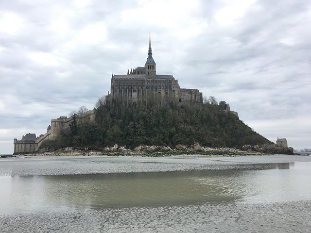 Promenade à marée basse autours du Mont-St-Michel