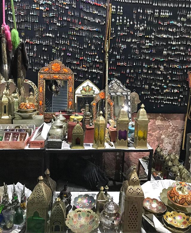 Artisanat local #jemaaelfna #marrakech #ciloubidouilleauMaroc