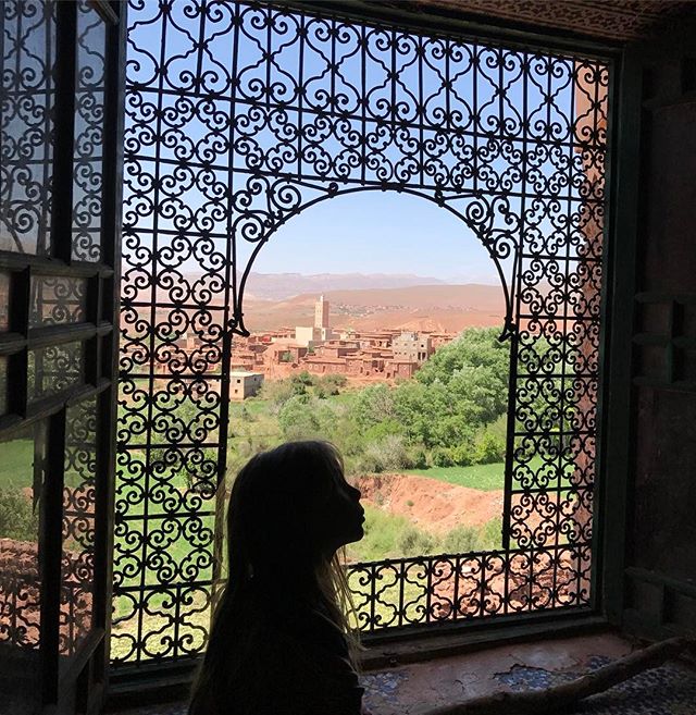Vue sur le village et sa mosquée #telouet #kasbahglaoui #ciloubidouilleauMaroc