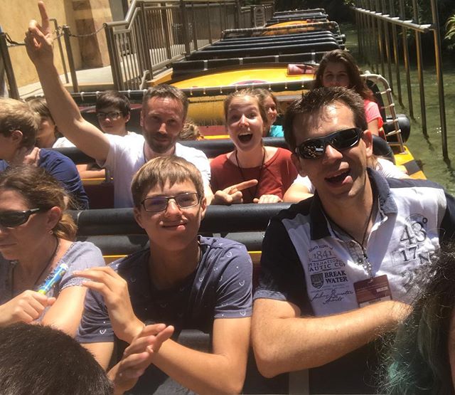 Attraction Jurassic parc, avant d'être totalement trempés ! #universalstudioshollywood #losangeles #ciloubidouilleinUSA
