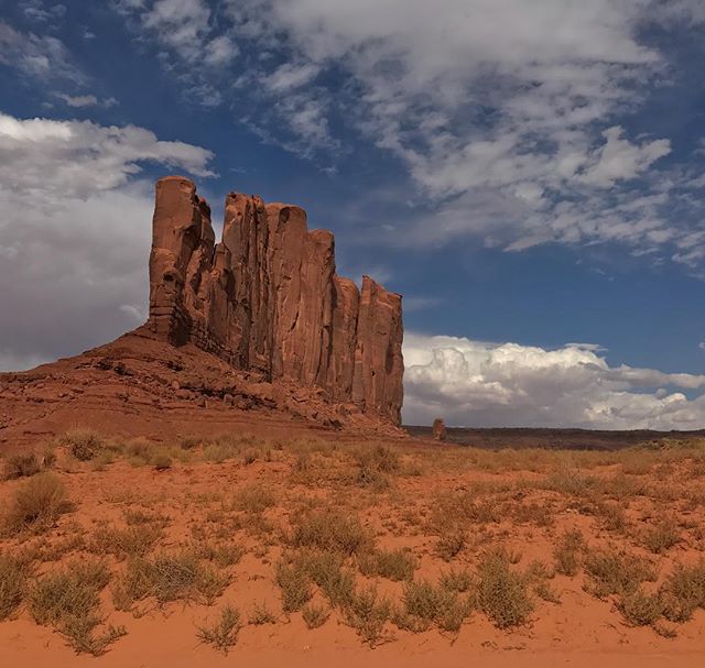 Monument Valley ne m'a pas renversé mais c'est quand même cool de pouvoir cocher cette jolie case dans sa vie ! #monumentvalley #ciloubidouilleinUSA