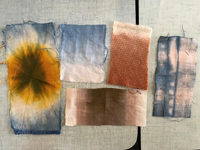 Mes premiers tests de teinture ! J'ai l'impression d'être une gentille sorcière qui bout ses tissus dans ses chaudrons ! #teinturevégétale #ourwholeconcept