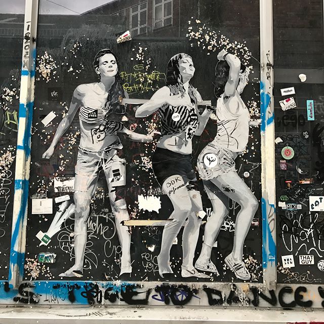 Je chasse les danseurs de Sobr ! Time to dance ! #sobr #berlin #ciloubidouilleinberlin #streetart