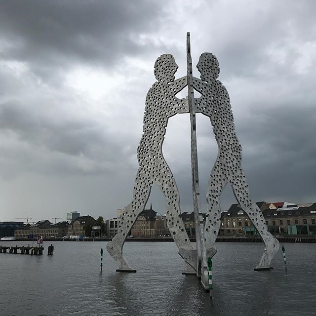Molecule man de Borofsky #ciloubidouilleinberlin #berlin