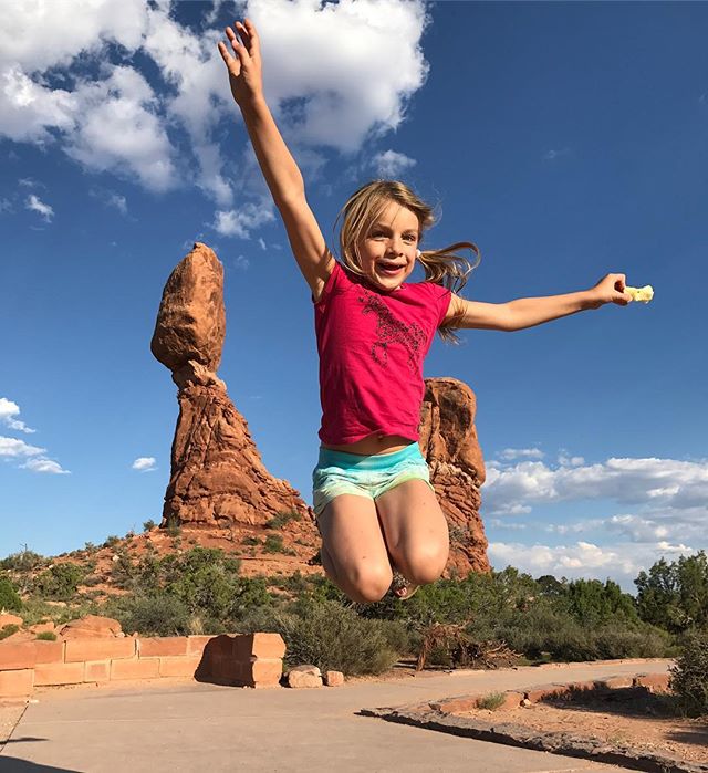 Sur le blog, je vous raconte nos vacances aux USA. Monument valley, Arches, Antelope Canyon, grand canyon... il y a du waou en barre ! http://www.ciloubidouille.com/2017/10/04/californie-famille-monument-valley-oatman-rainbow-bassin-lake-powell-2/  #ciloubidouillesorties