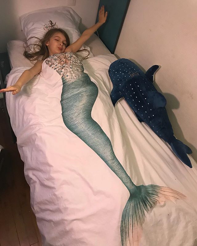 Je sens qu’elle se couchera facilement ce soir :) ! #passionlingedelit #snurk #mermaid