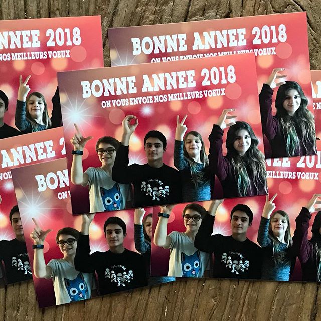 Mes cartes de voeux sont sur le blog. Je suis super contente de m’être lancée. Je prends du temps pour écrire quelques mots derrière chacunes. Pas de la grande littérature mais des souhaits sincères et personnalisés :). Et vous ? Ca se passe comment les voeux ? #tousmesvoeux