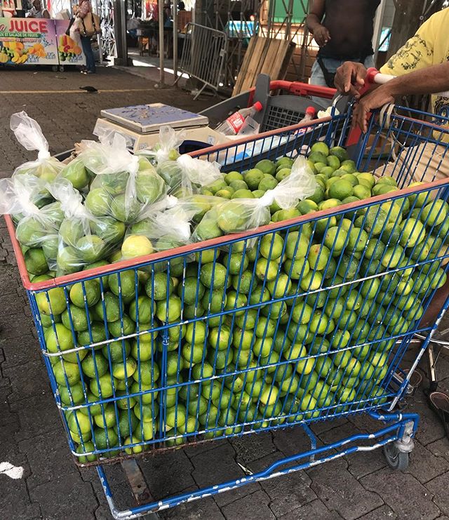 Du citron vert quelqu’un ? #martinique #cilouenmartinique