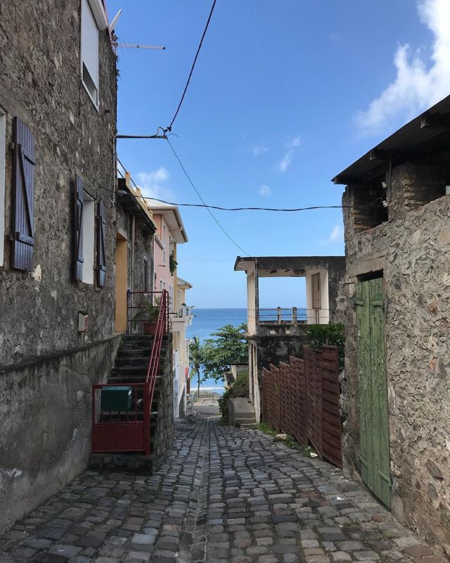 Dans les rues de Saint Pierre, l’ancienne capitale de la Martinique #cilouenmartinique
