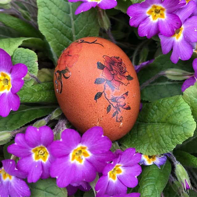Oeuf de pâques tatoué #tattooegg #tatouageephemere #paques #easteregg #easter