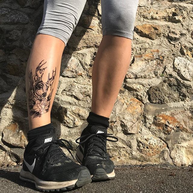 Si je cours super vite avec mon tatouage, est-ce que je deviens un cerf-volant ? #roucasserie #blaguedepapa #runninggirl #paslesmemeschaussettes #tatouageephemere #ciloubidouilletattoo