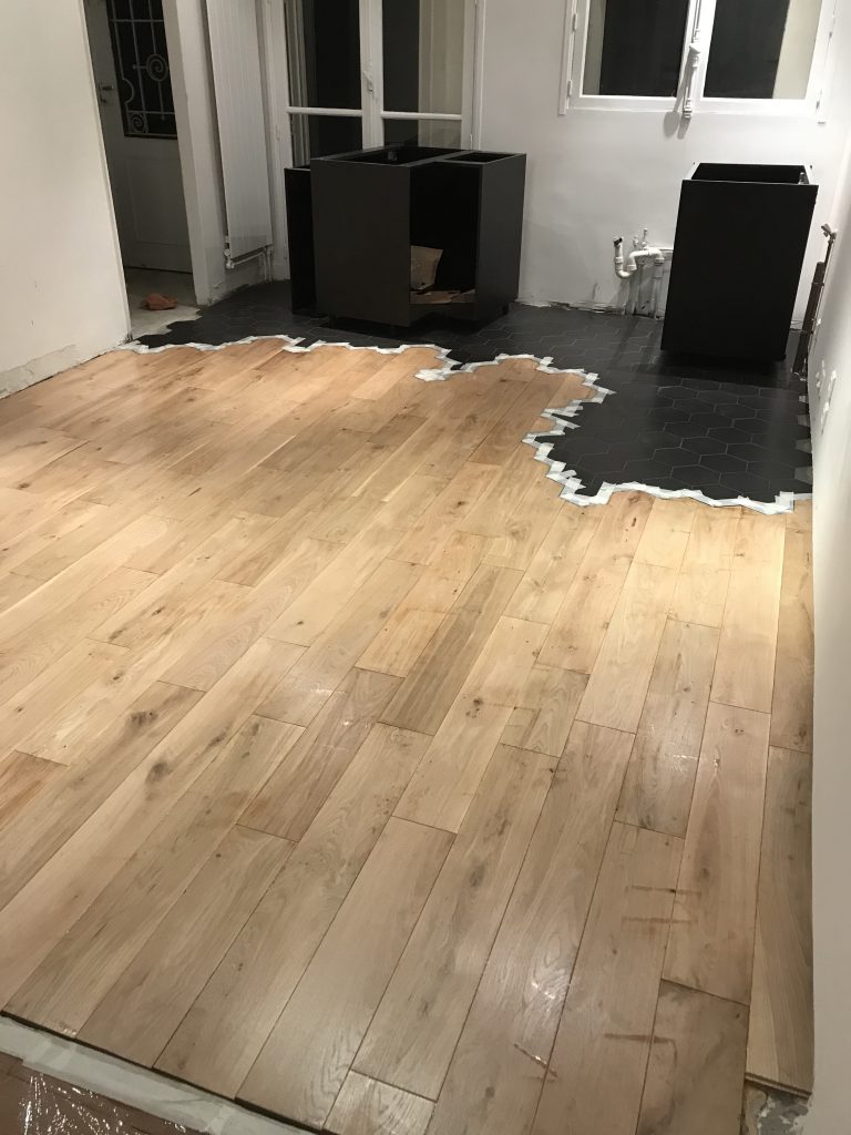 Aménagement de la Cuisine : les travaux #1 31 carrealage noir et parquer cuisine