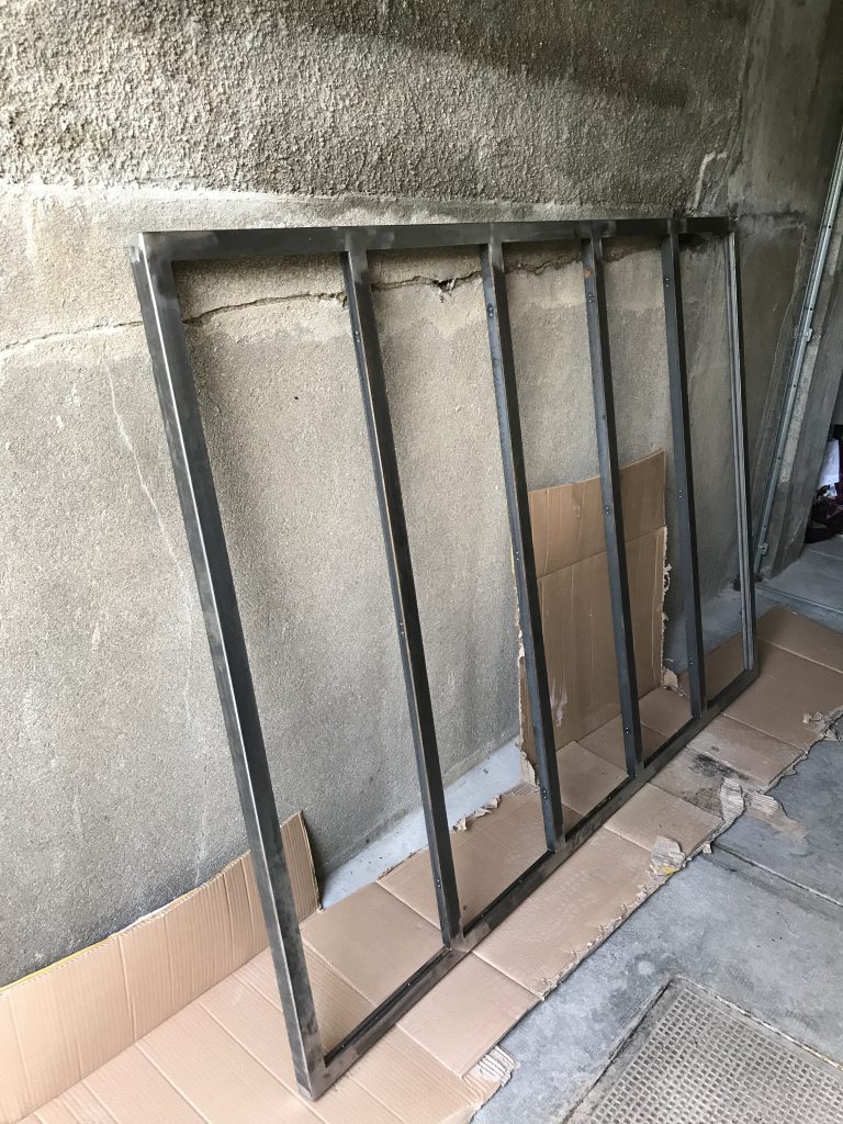 Installation de la cuisine : le montage #2 10 verrière brute à peindre