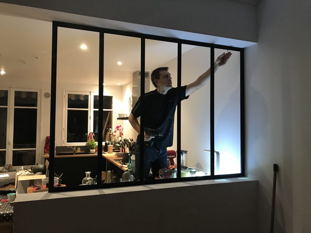 Installation de la cuisine : le montage #2 13 pose de la verrière