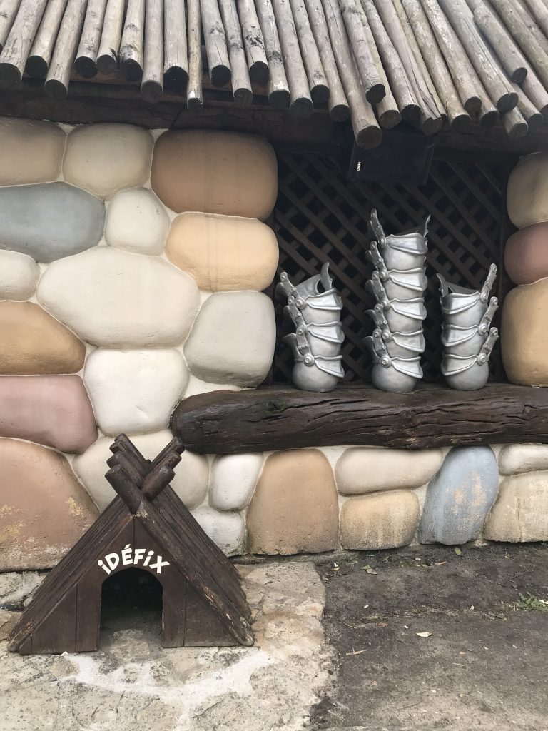 Le Parc Astérix en famille 21 niche d'Idéfix