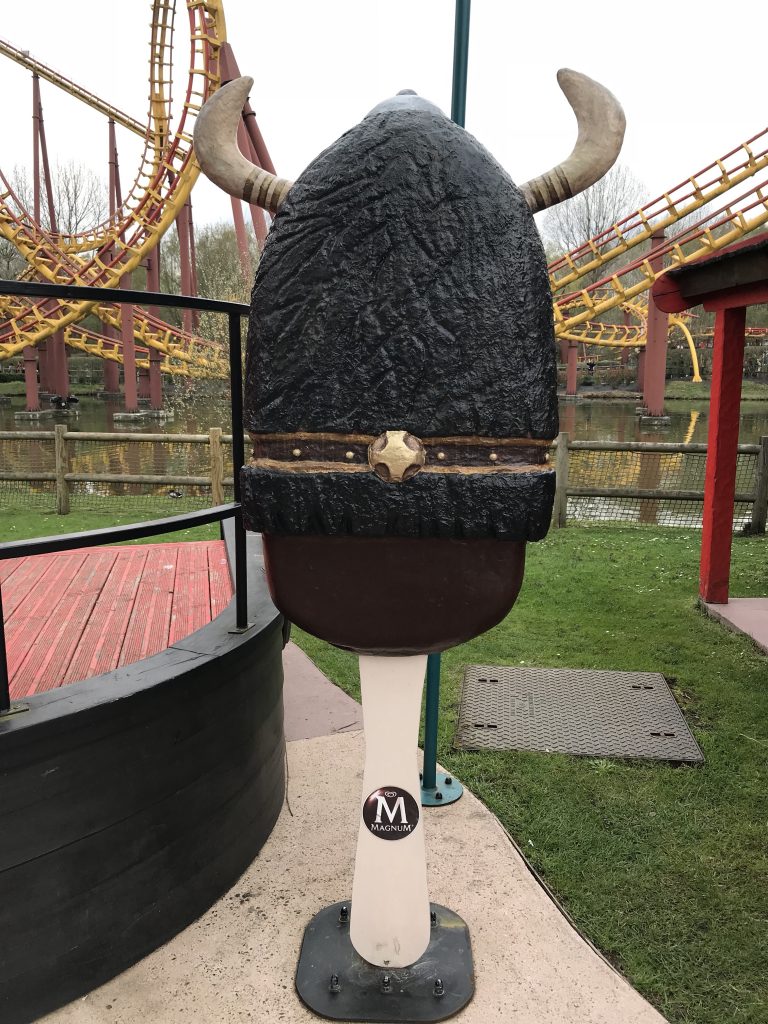 Le Parc Astérix en famille 16 Glace magnum Viking