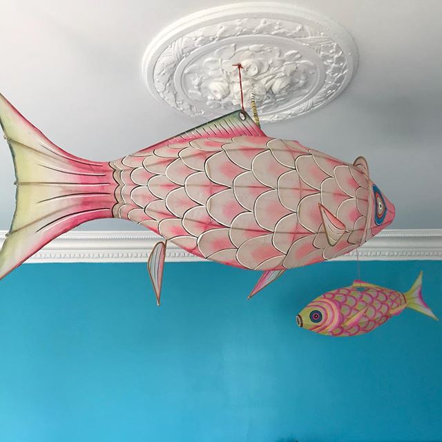 Il y a des poissons volants dans la chambre de Siloë !! #kidsroom #poissonvolant #chambreenfant #petitpan