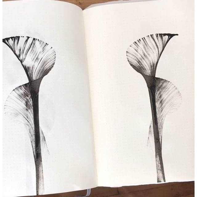 Idée artistique de cadeau pour la fête des mères 1 Idée DIY Fête des Mères. Ficelle et encre pour faire des fleurs
