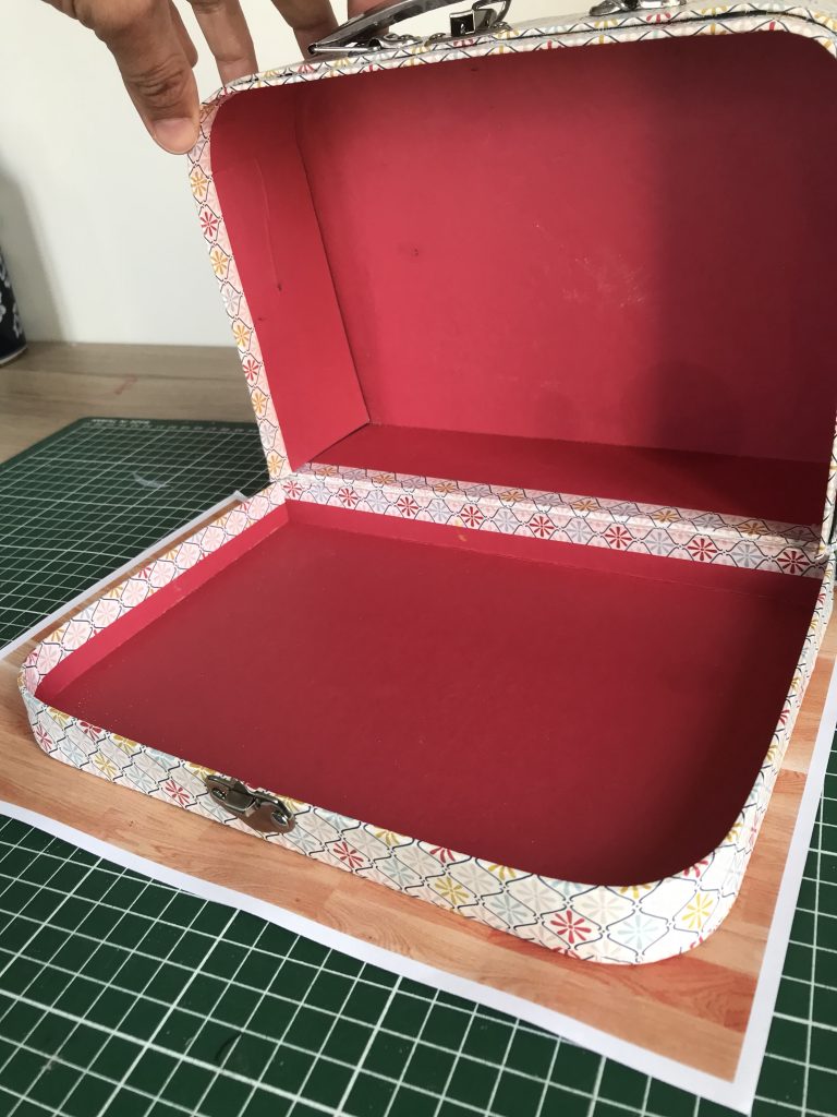 Maison de poupée dans une valise 4 img 0318