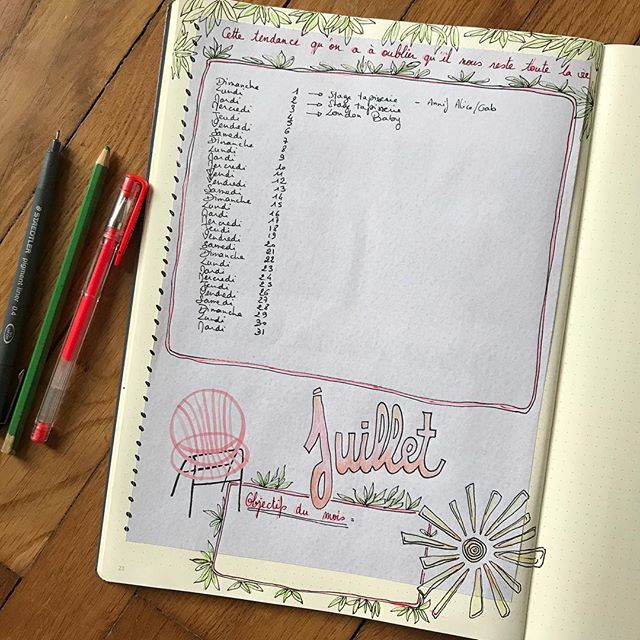 Comment et pourquoi commencer un bullet journal ? 1 Bullet Journal - je continue cette aventure avec des périodes d’utilisation plus ou moins denses. J’en suis à mon second carnet et j’ai à nouveau opté pour un format xl du @leuchtturm1917. Je suis loin de la tendance minimaliste, je pense naviguer entre le journal créatif et le bullet. Ca me convient totalement. J’ai beaucoup de joie à feuilleter les pages colorées de mes cahiers. Et vous ? Vous bujotez ? Un petit peu, passionnement, pas du tout ? #ciloubidouillebujo #bujo #bulletjournal