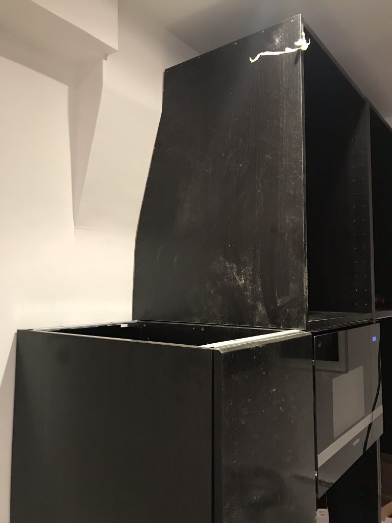 Une arrière-cuisine : la pièce qu'on adore 10 Arrière-cuisine - pose des meubles ikea