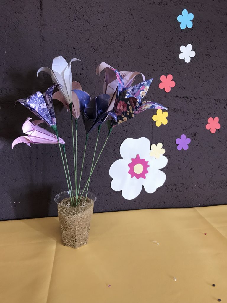 déco de mariage - fleurs en papier