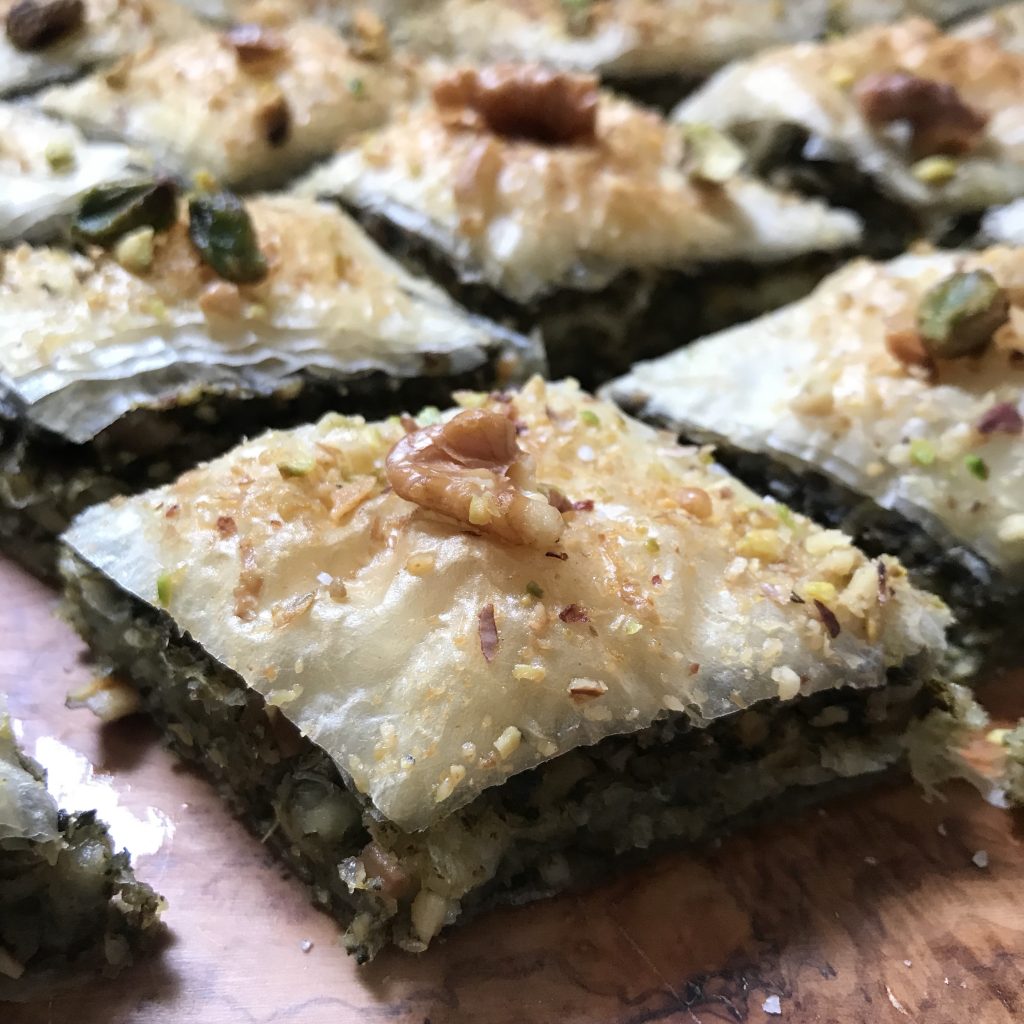 baklavas salés aux épinards et aux cacahuètes