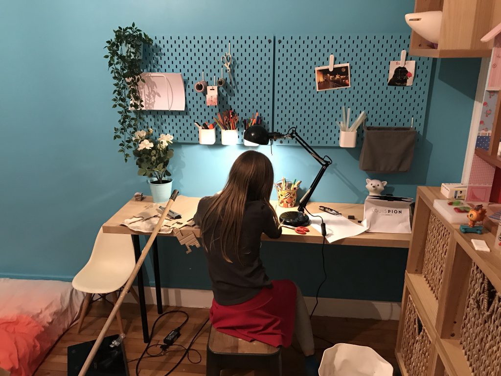 Chambre d'enfant créatif - bureau atelier