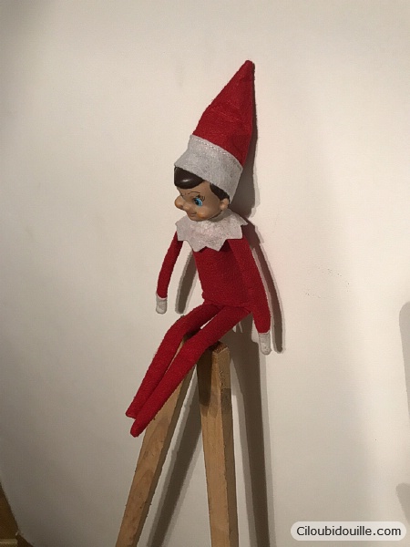Sapin de Noël en feuilles découpées 6 faire un sapin en bois et en feuilles découpées