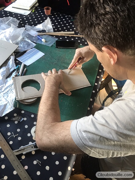 Une escape room maison : c'est possible ! 3 fabrication d'un coffre-fort en carton