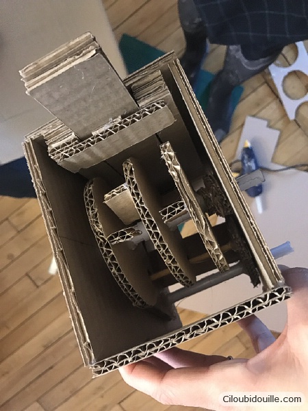 Une escape room maison : c'est possible ! 4 fabrication d'un coffre-fort en carton