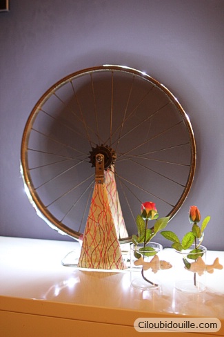 Lampe avec roue de velo deals