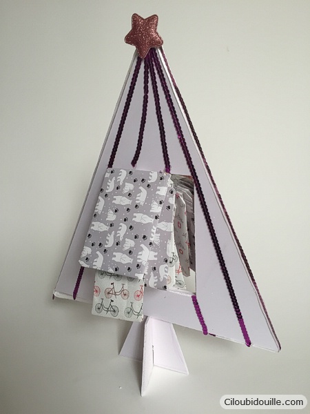 60 idées de calendriers de l'avent faits main 39 Calendrier de l'avent sapin d'enveloppes