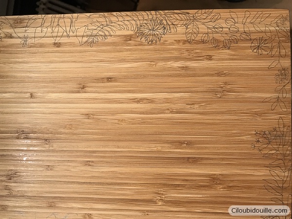Faire un cadeau original : la pyrogravure est une solution 1 Planche à découper pyrogravure