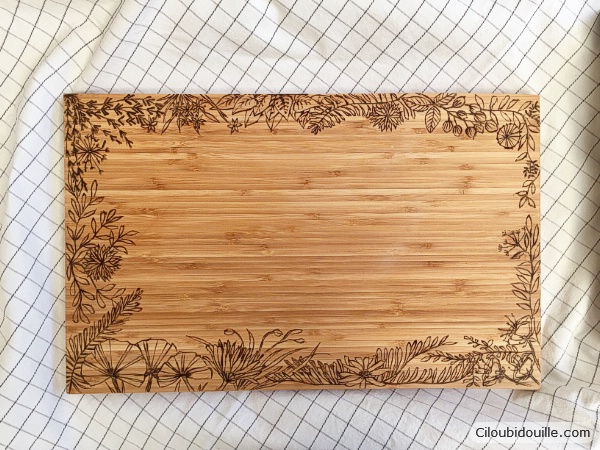 Faire un cadeau original : la pyrogravure est une solution 4 Planche à découper pyrogravure