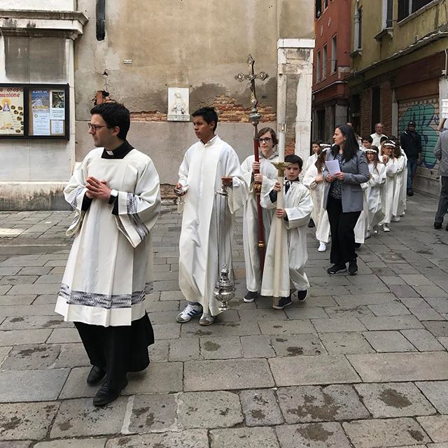 Un dimanche à Venise... j'espère qu'ils feront une petite prière pour ce dimanche en France... (moi j'ai fait une procuration) #venise #ciloubidouilleaVenise