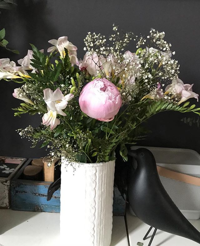 Les bouquets qu'on s'offre ont le charme de la bienveillance qu'on s'accorde.