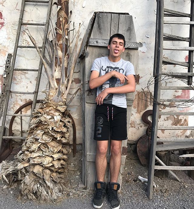 Not walking, not dead... #oatman #route66 #ciloubidouilleinUSA