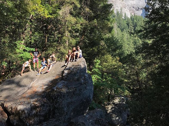 Rando dans Yosemite, ce parc qui fait si vivant et luxuriant après les autres parcs caillouteux #ciloubidouilleinUSA #yosemite #yosemitepark