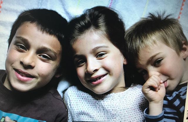 Heu... que s'est-il passé pour que j'appelle désormais ces trois-là "mes grands" ??? Erwan avait 10 ans, Maëlle 8 et Elouan 4... enfin, heureusement, certaines choses restent. Ils me font toujours autant craquer !