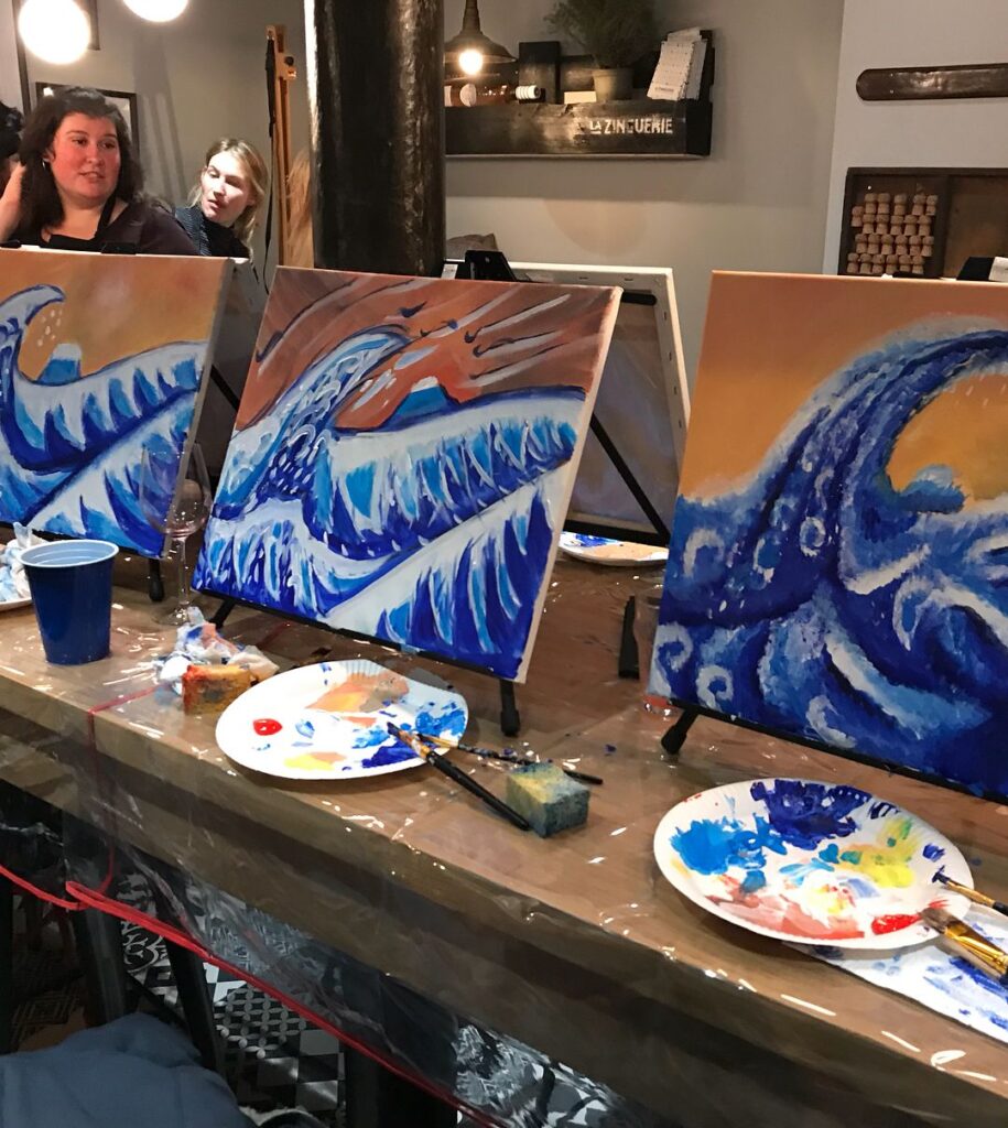 Un atelier de peinture accueillant 4 atelier de peinture