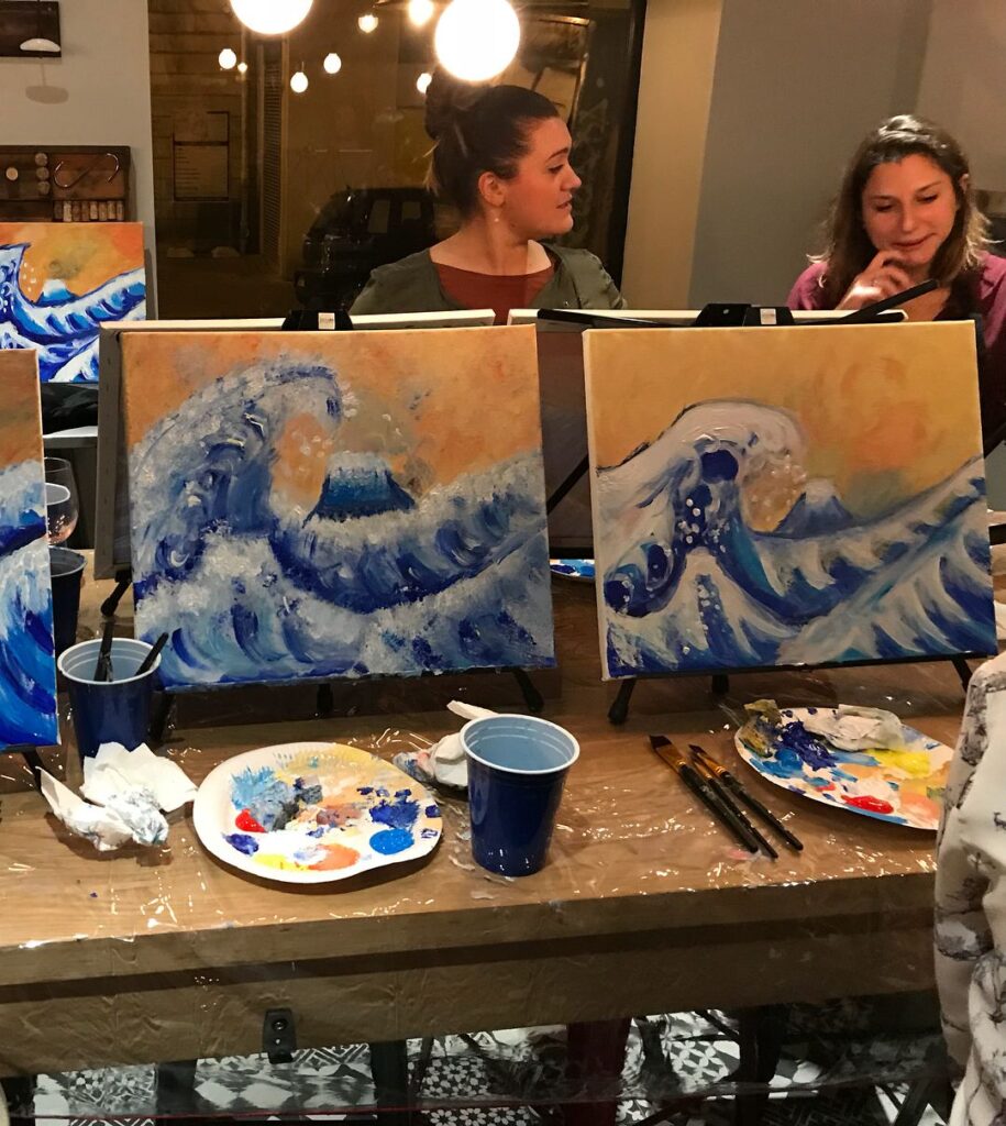 Un atelier de peinture accueillant 5 atelier de peinture