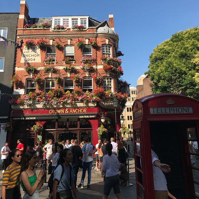 Journée à Londres entre copines ! 6 crown & anchor londres insolite