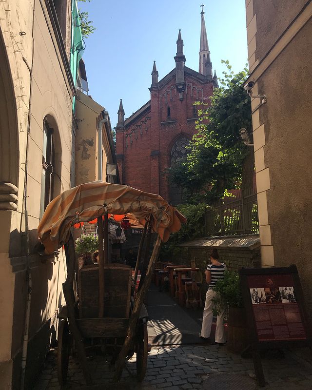 Ruelle dans Riga, ville de Lettonie