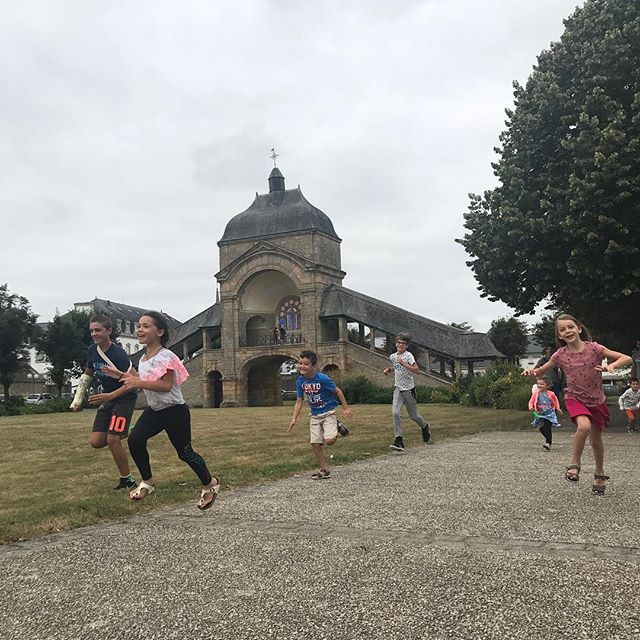 Lâchage d’enfants à Saint-Anne d’Auray 