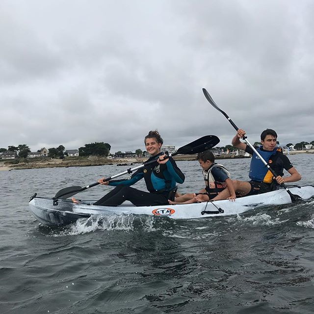 Kayak de mer à Carnac pour ce dernier jour de Bretagne. Demain on repart, direction la Bourgogne :).