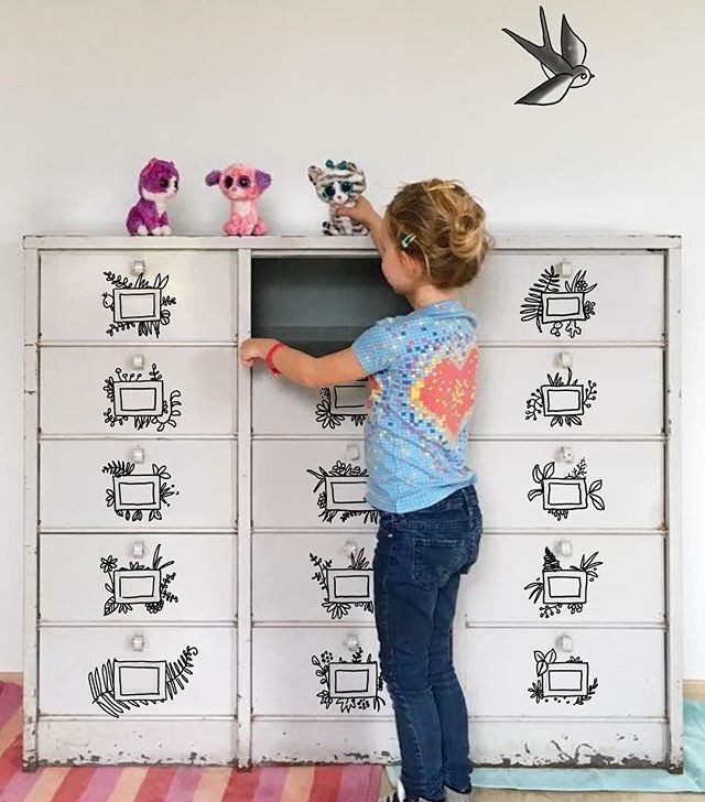 Une proposition pour garder ton meuble en l’état mais le transformer quand même @marjoliemaman :) #upcycledfurniture #dessinersurlesmurs #doodle #doodle_art