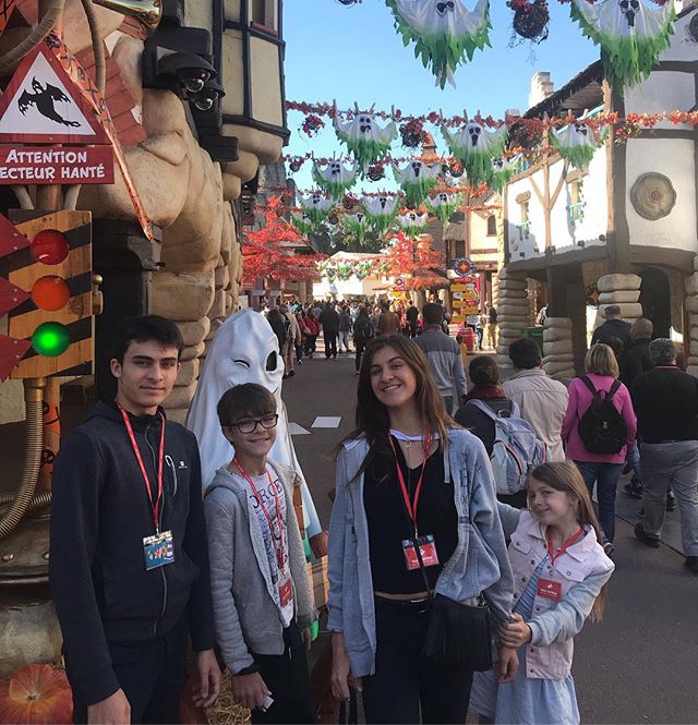 Ouverture de la saison Halloween au @parcasterix ! J’en connais 4 qui sont au taquet ! #peursurleparc #asterix