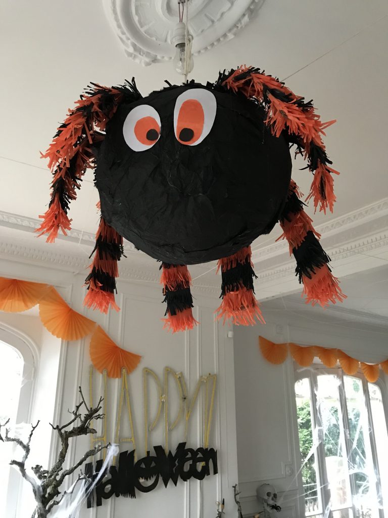 Décoration d'Halloween - pinata araignée